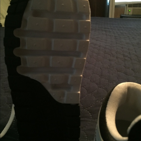 Nike - Picture 3 of 3